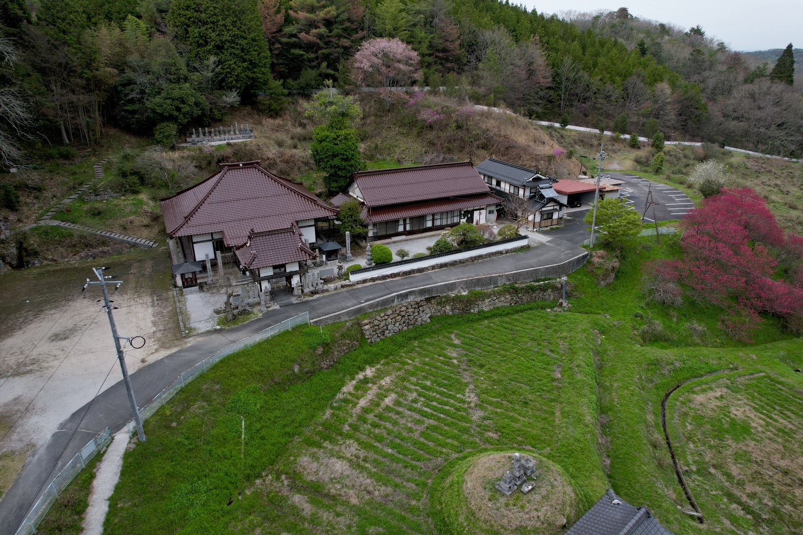 済渡寺 本堂・庫裏 ドローン全景